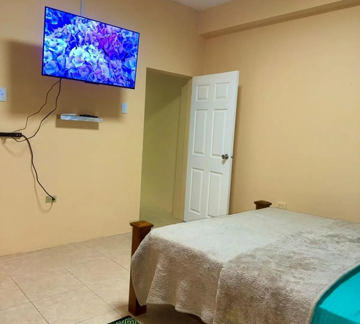 Cozy One Bedroom Apartment Pool Side Lambeau